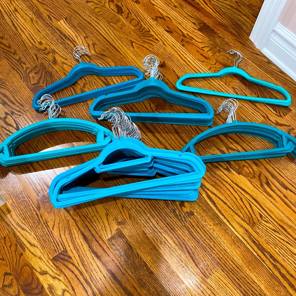 Slim velvet hangers